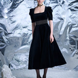 Черное платье из бархата