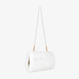 Меховая муфта с жемчужной цепочкой